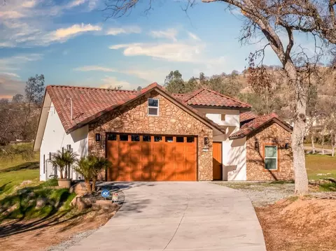 42399 Long Hollow Dr, Coarsegold, CA 93614