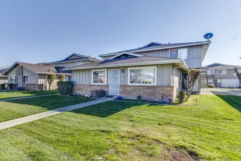 4973 N Holt Ave #102, Fresno, CA 93705