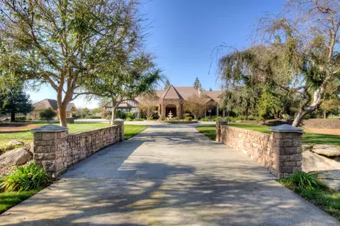 4635 N Garfield Ave, Fresno, CA 93723