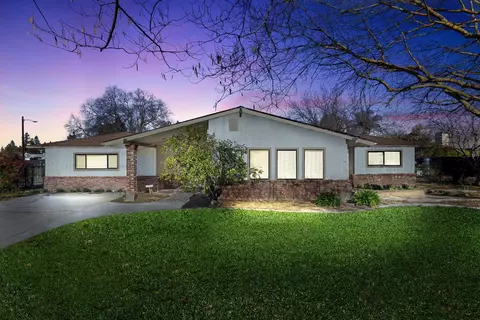 2485 Bullard, Clovis, CA 93611 photo 1
