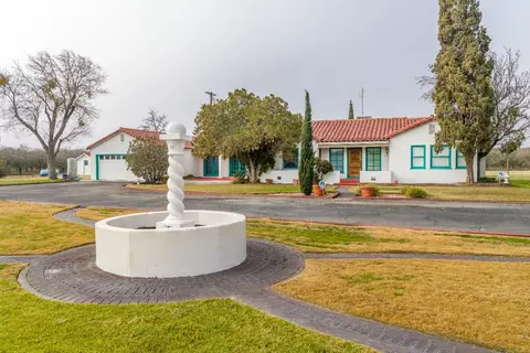 25035 W Central Ave, Tranquillity, CA 93668