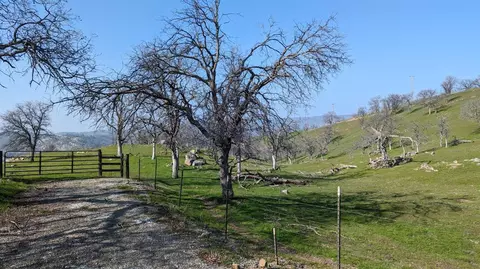 1 Rusty Spur Ln, Clovis, CA 93619