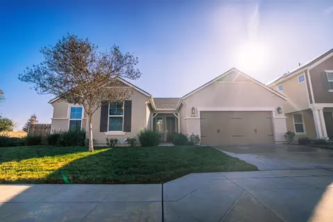 6741 E Saginaw Way, Fresno, CA 93727