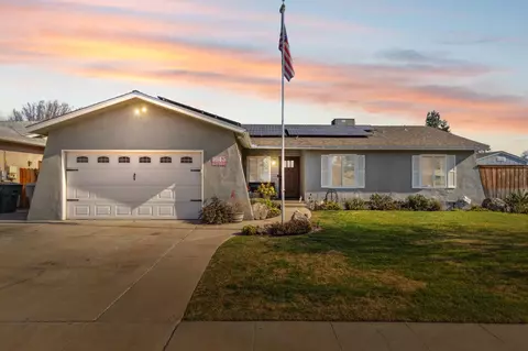 1645 Scott Cir, Clovis, CA 93611