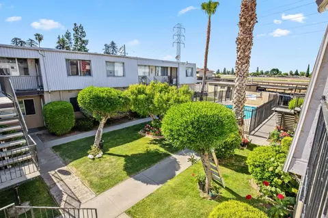 51 E Dakota Ave, Fresno, CA 93704 photo 1