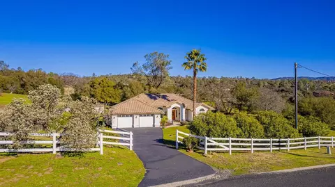 44571 Oak Springs Ln, Coarsegold, CA 93614