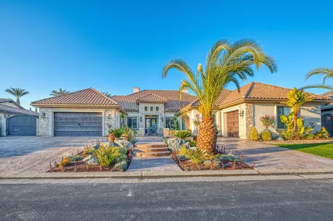 2110 E Kings Court Way, Fresno, CA 93730