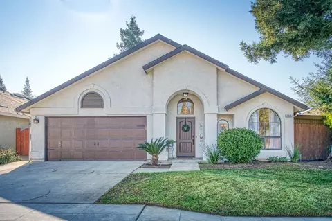 1512 Goshen Ave, Clovis, CA 93611