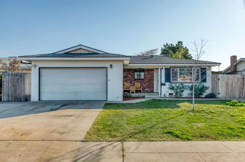 630 W Pat Dr, Clovis, CA 93612