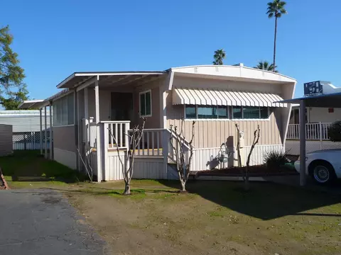 1724 Minnewawa Ave #99, Clovis, CA 93612