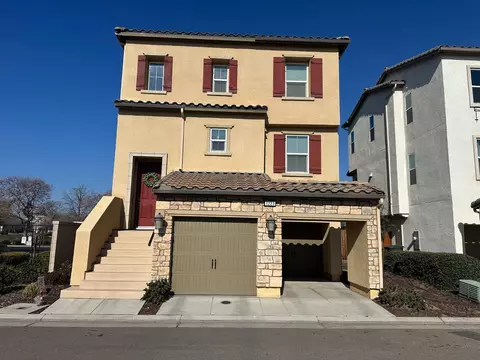 1223 Terrazo Way, Clovis, CA 93612 photo 1