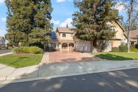 2011 Calimyrna Ave, Clovis, CA 93611