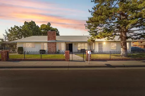 537 S 3rd St, Kerman, CA 93630