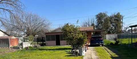 217 Santa Clara St, Madera, CA 93637