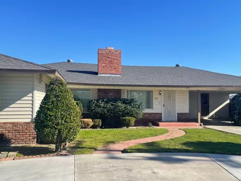 129 N Armstrong Ave, Fowler, CA 93625