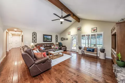 693 E Teal Cir, Fresno, CA 93730