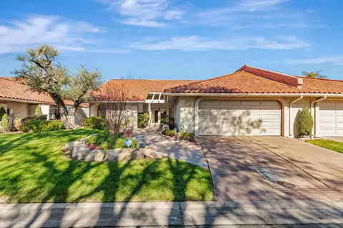 4 Seasons Ct, Madera, CA 93637