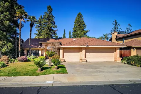2059 Escalon Ave, Clovis, CA 93611