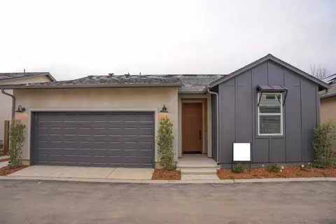 4184 Taylor Ln, Madera, CA 93636