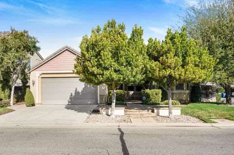 3585 Barclay Sq, Clovis, CA 93619