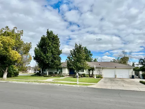 5734 N Colonial Ave, Fresno, CA 93704