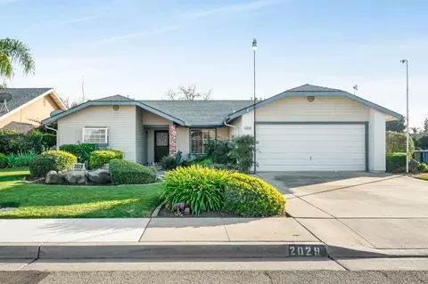 2029 Magnolia Ave, Sanger, CA 93657