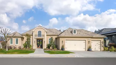 1166 E Turnberry Ave, Fresno, CA 93730