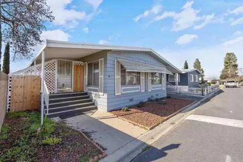 860 E Grangeville Blvd #1, Hanford, CA 93230
