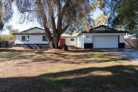 6445 N Carruth, Fresno, CA 93711