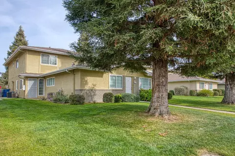 451 W Santa Ana Ave #3, Clovis, CA 93612