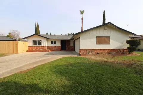 4628 N 6th St, Fresno, CA 93726