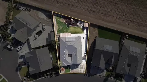 1749 Softwind Dr, Tulare, CA 93274