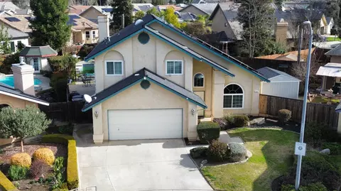 1147 N Carey Ave, Clovis, CA 93611