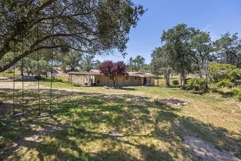 28839 Quail Hollow Ln, Prather, CA 93651