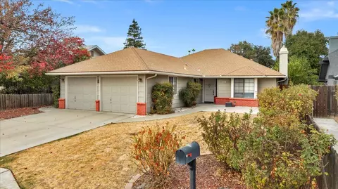 1427 Purvis Ave, Clovis, CA 93611