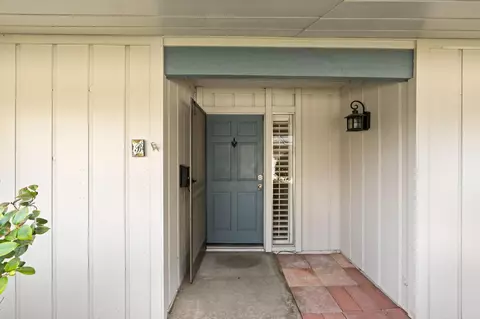 1048 W Browning Ave #B, Fresno, CA 93711