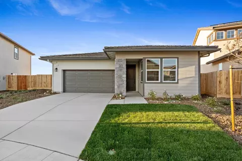 1145 Grant Ave W, Madera, CA 93636