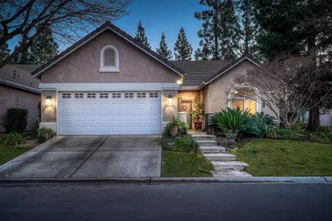 2232 Dawson Cove Ln, Clovis, CA 93611