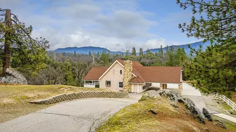 37828 China Creek Rd, Oakhurst, CA 93644