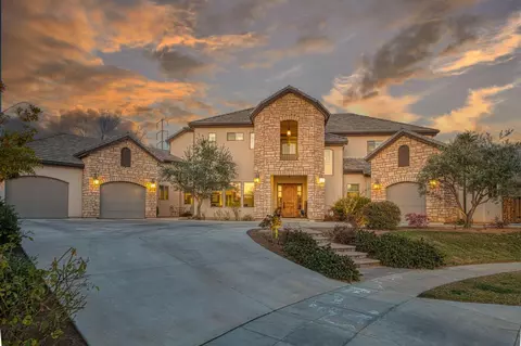 2242 E Carnoustie Ave, Fresno, CA 93730