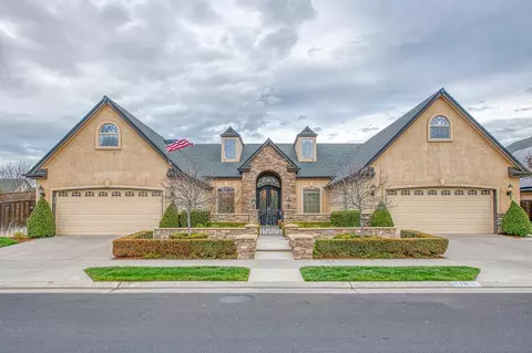 115 Loyola Ave, Clovis, CA 93619