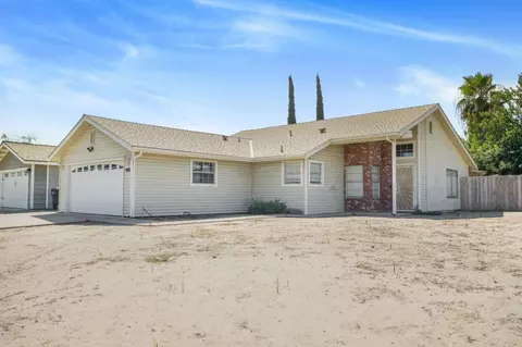 1001 E Terrace Dr, Hanford, CA 93230