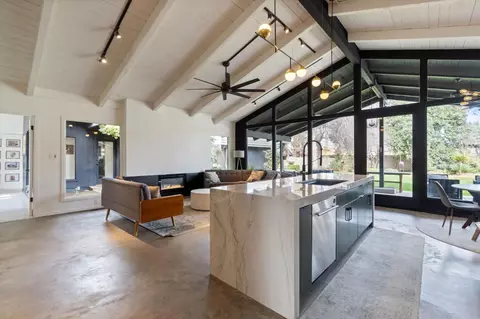 2460 W Browning Ave, Fresno, CA 93711