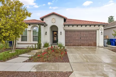 2861 N Douglas, Fresno, CA 93727