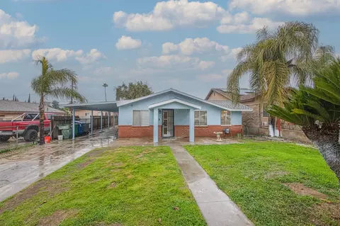 8523 S Milton Ave, Parlier, CA 93648