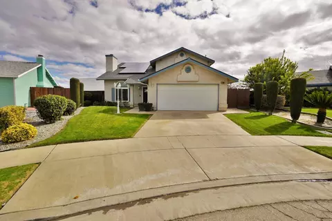 736 Pepper Ave, Lemoore, CA 93245