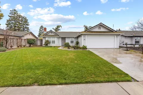 387 E Sycamore Ave, Reedley, CA 93654
