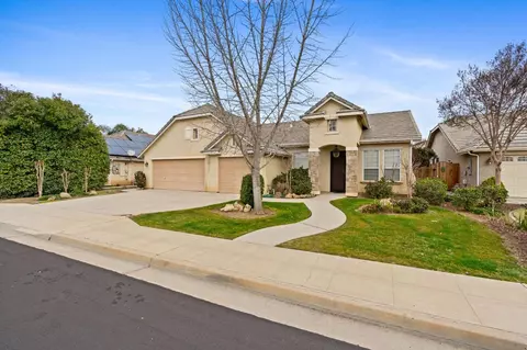 2729 Richert Ave, Clovis, CA 93611