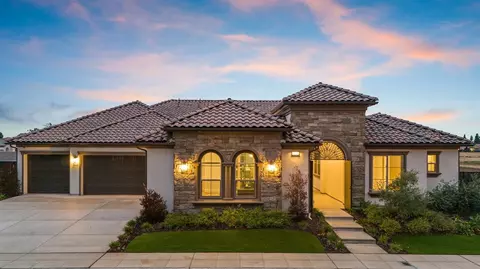 3210 Loyola Ave, Clovis, CA 93619