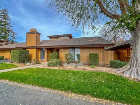 6300 N Palm Ave #143, Fresno, CA 93704
